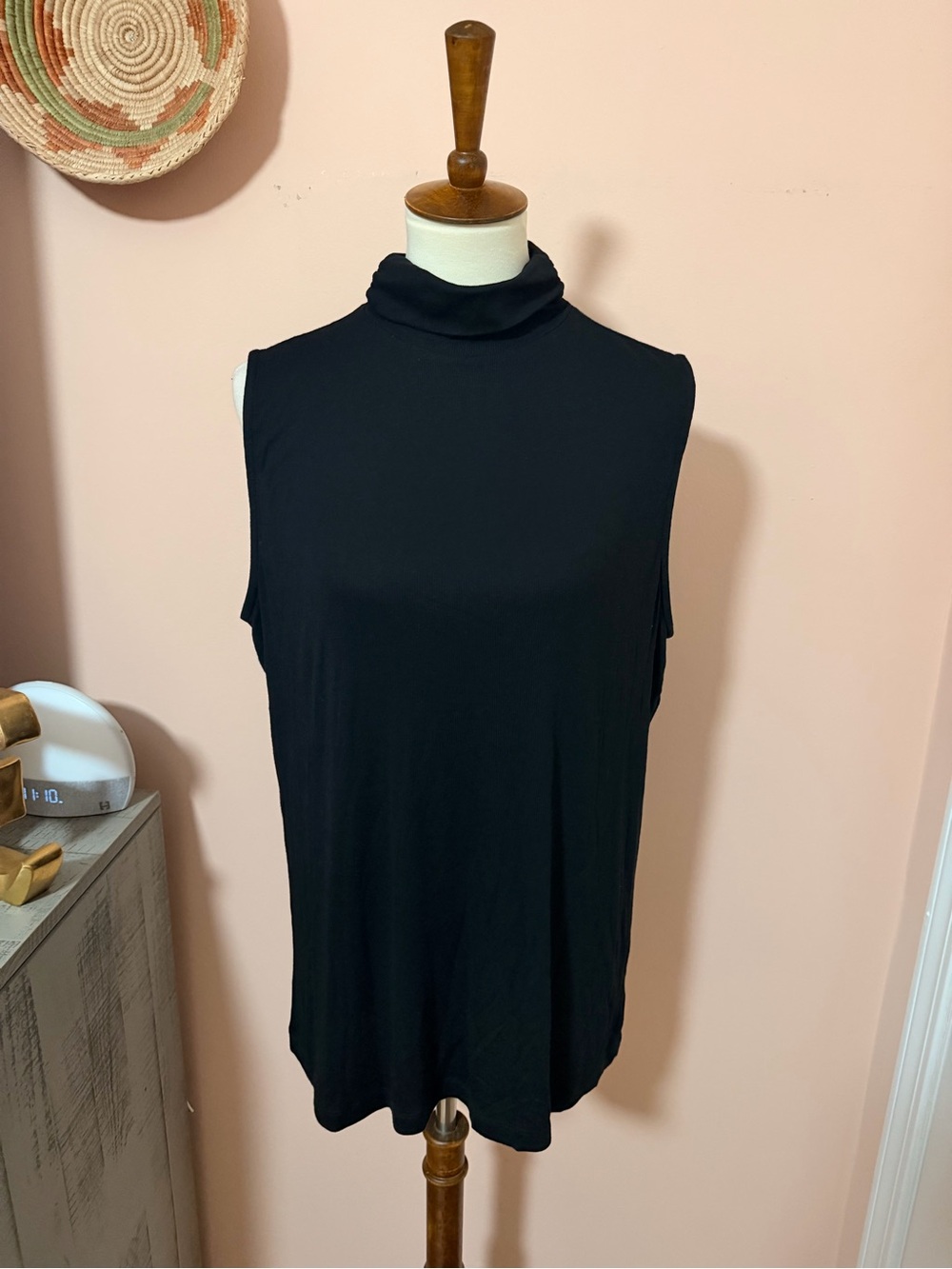 The Limited Black Sleeveless Mock Neck Ribbed Tank Top 2X